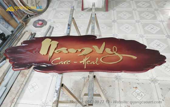 Bảng hiệu spa bằng gỗ đẹp